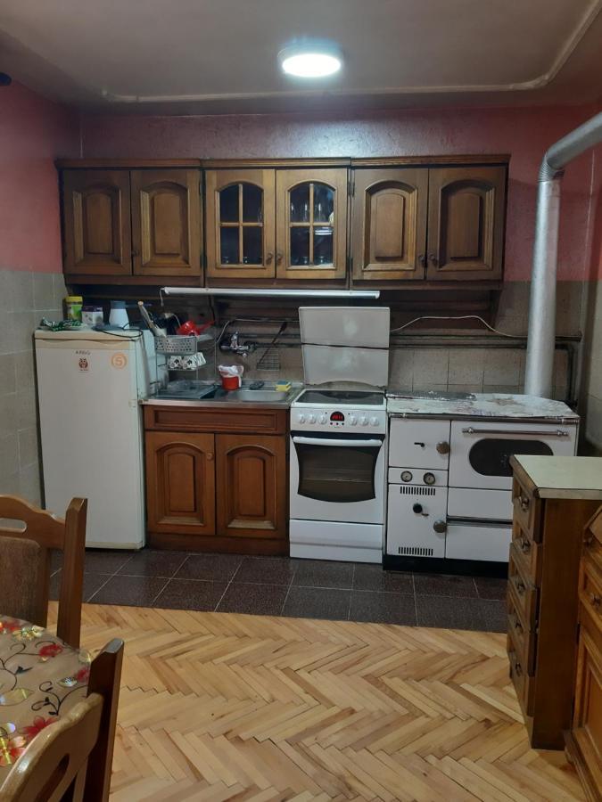 Vila Mir Pirot Luaran gambar