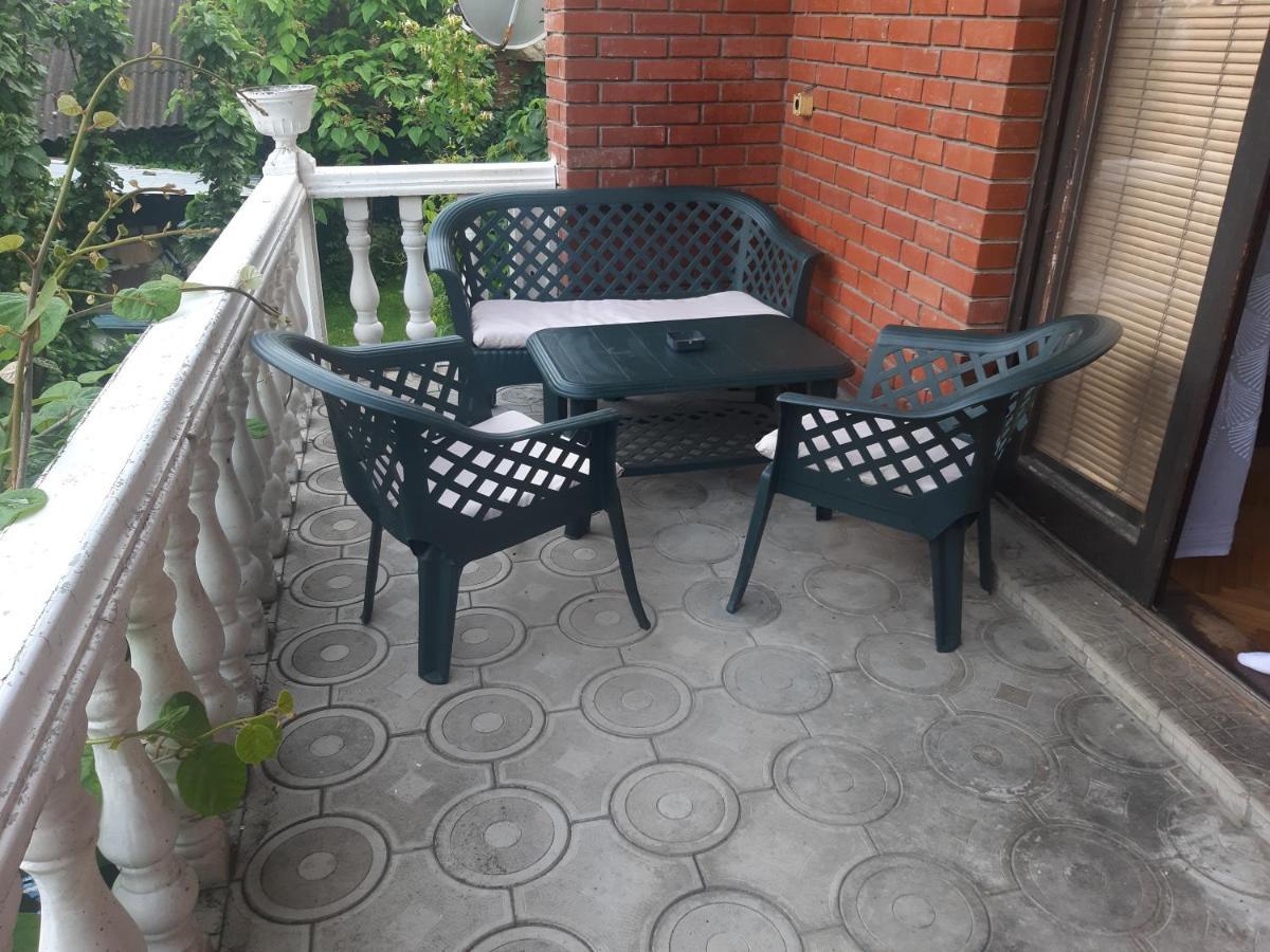 Vila Mir Pirot Luaran gambar