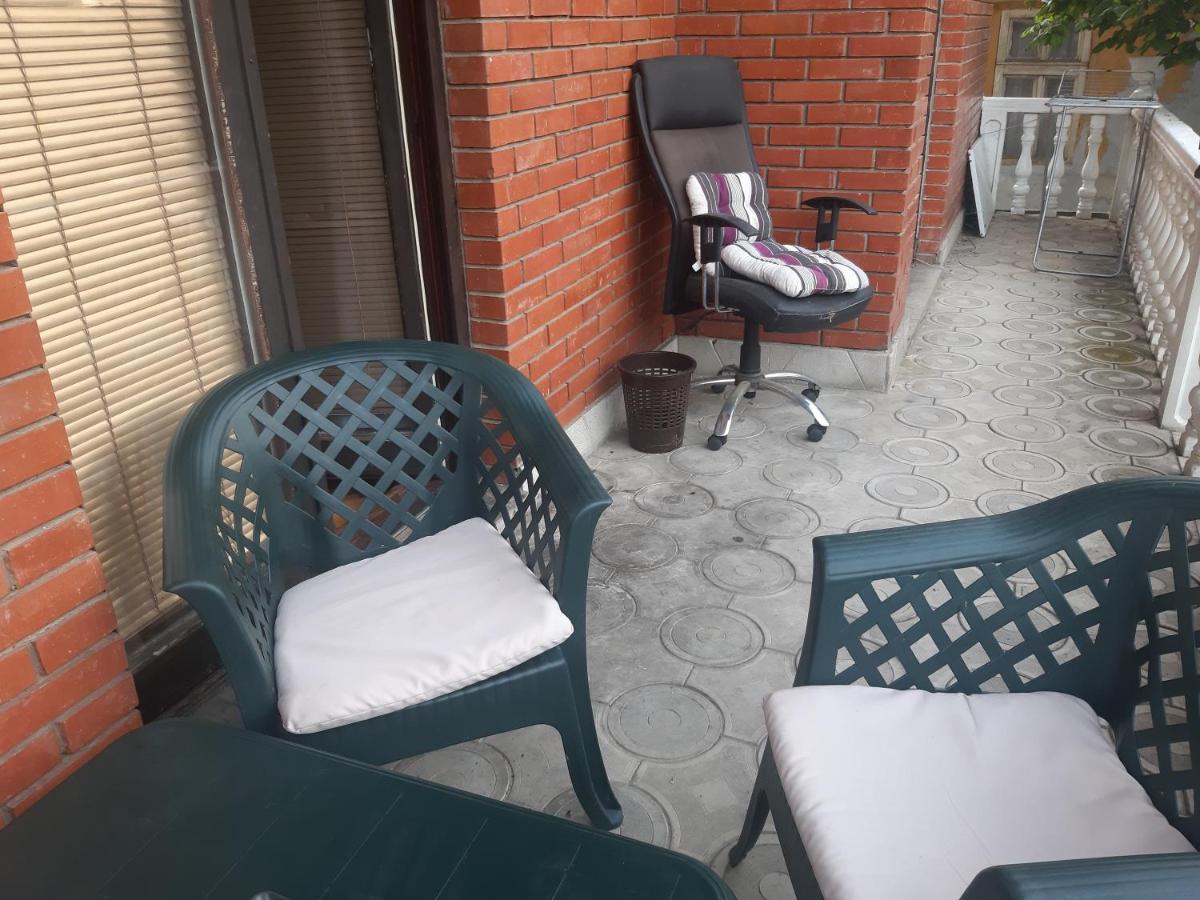 Vila Mir Pirot Luaran gambar