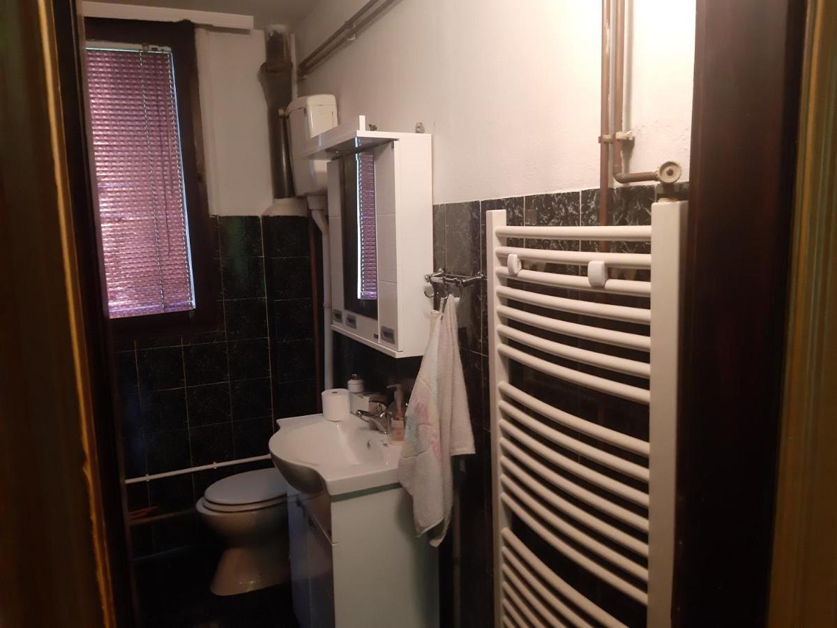 Vila Mir Pirot Luaran gambar
