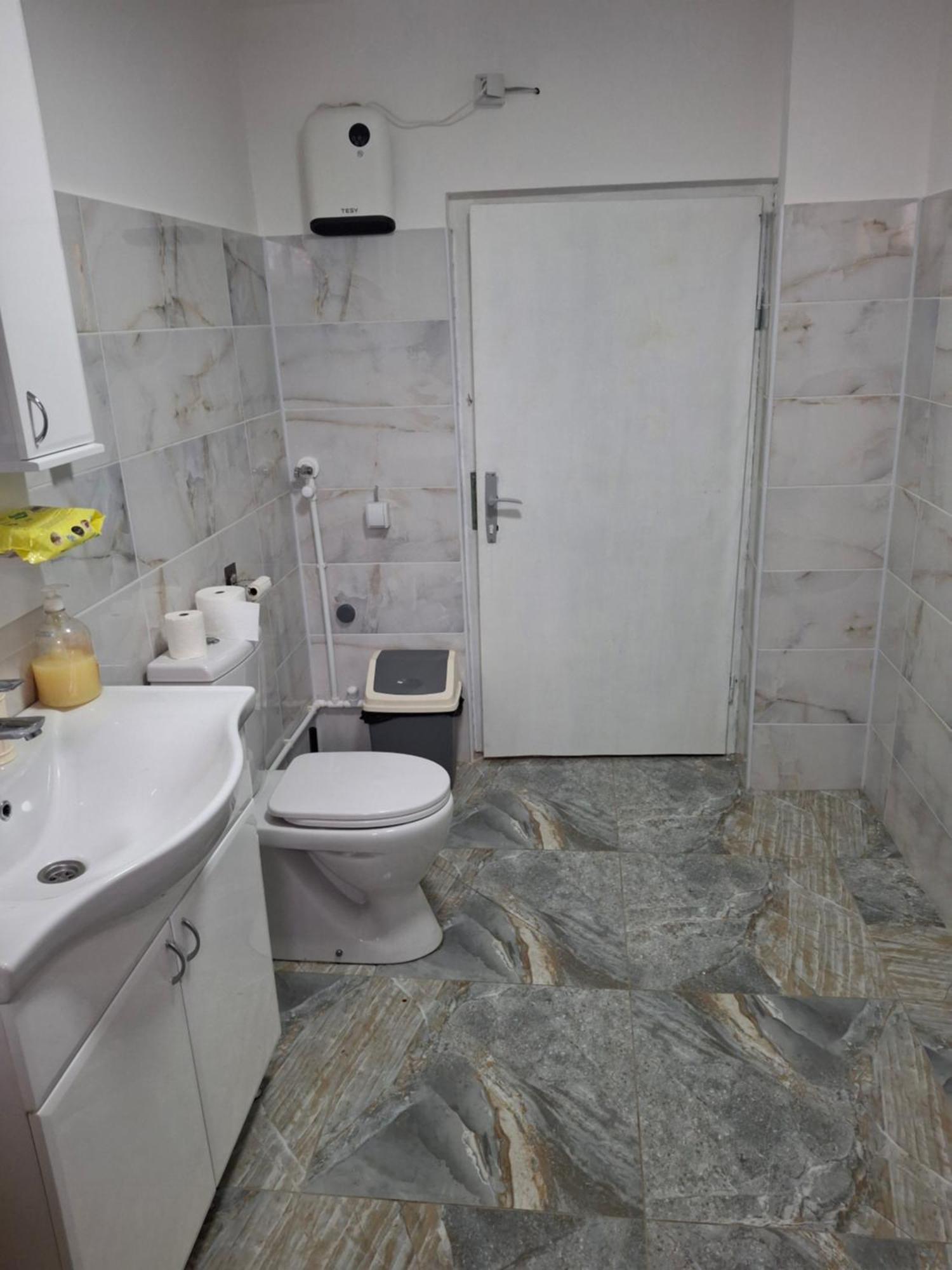 Vila Mir Pirot Luaran gambar